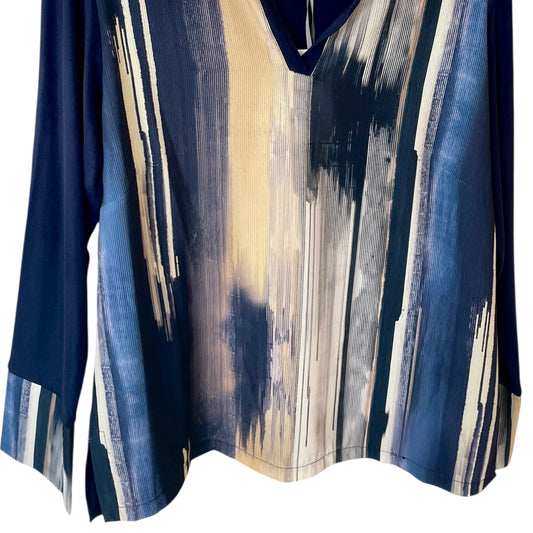 T-shirt donna a maniche lunghe con fantasia in Viscosa. Realizzato con tessuti di prima qualità. Prodotta in Italia. Scopri eleganza e qualità di questo prodotto nella storica maglieria di lusso Bellandi dal 1952, negozio fisico a Viareggio.