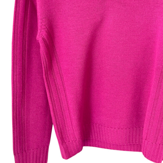 Maglione da donna con scollo a V, 100% lana e realizzata in doppio filo, Made in Italy. Realizzato con tessuti di alta qualità, Scopri eleganza e qualità di questo prodotto nella storica maglieria di lusso Bellandi dal 1952, negozio fisico a Viareggio.