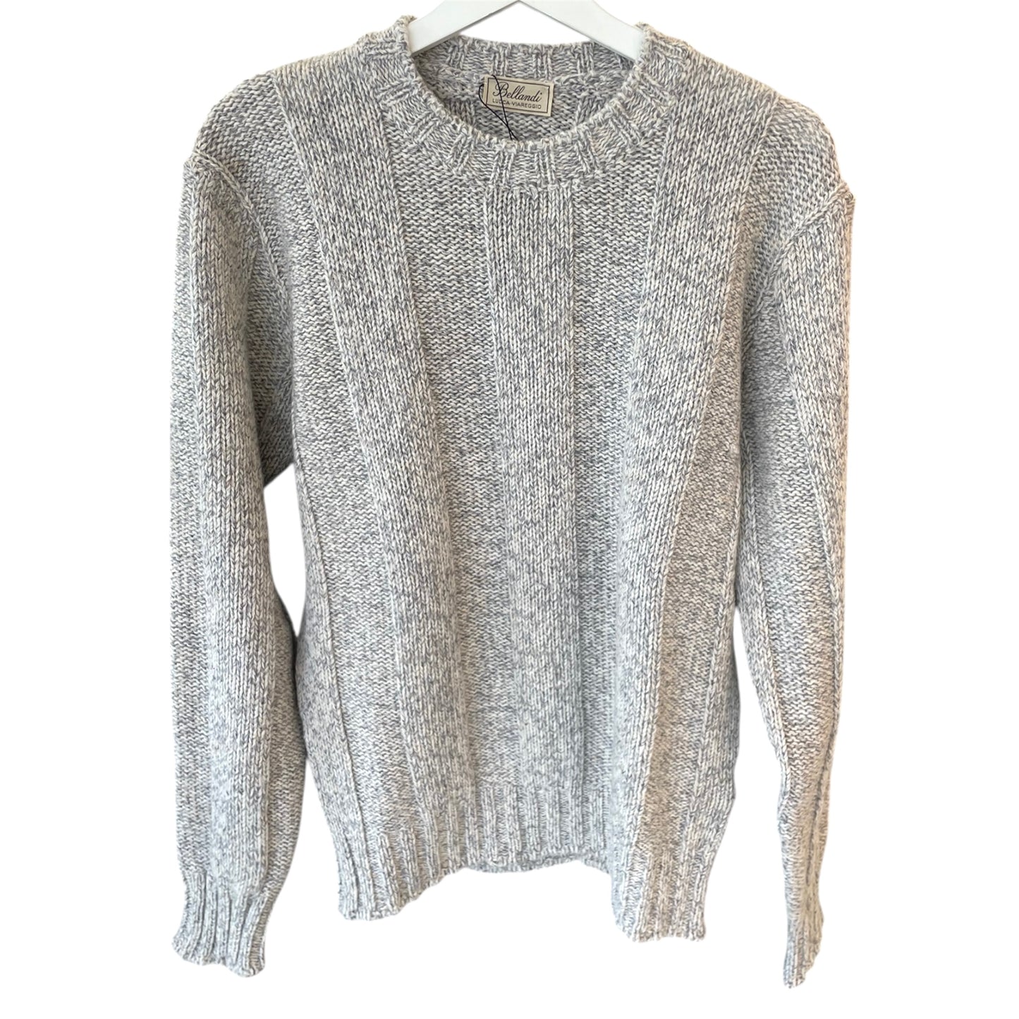 Maglia paricollo da Uomo a coste e melangiata. Composizione 100% Lana, Made in Italy. Realizzato con tessuti di alta qualità, Scopri eleganza e qualità di questo prodotto nella storica maglieria di lusso Bellandi dal 1952, negozio fisico a Viareggio.