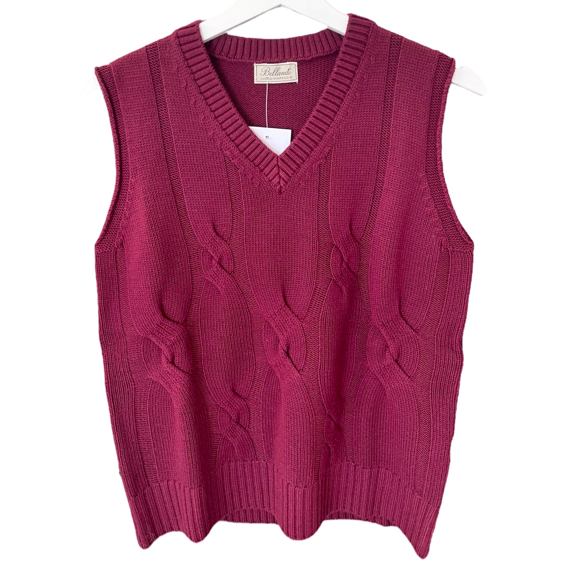 Gilet fatto a maglia senza maniche da donna, 100% lana, Made in Italy. Realizzato con tessuti di alta qualità, Scopri eleganza e qualità di questo prodotto nella storica maglieria di lusso Bellandi dal 1952, negozio fisico a Viareggio.