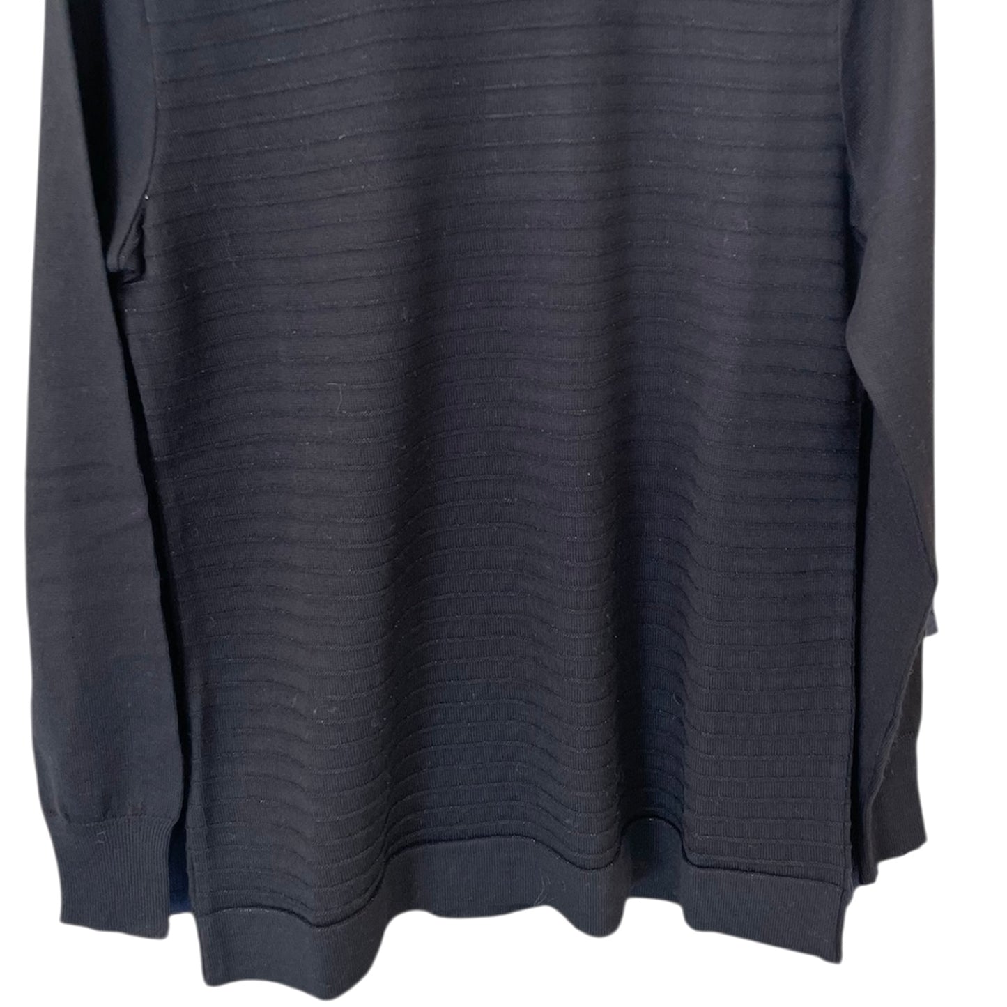 Maglia da donna con righine e lurex. Realizzato in pura Lana e Prodotta in Italia. Realizzato con tessuti di alta qualità, Scopri eleganza e qualità di questo prodotto nella storica maglieria di lusso Bellandi dal 1952, negozio fisico a Viareggio.