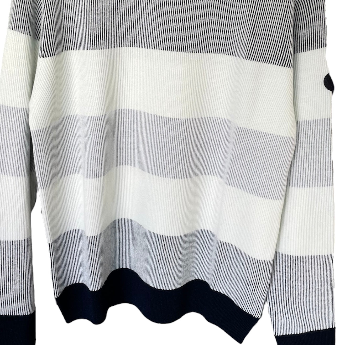 Maglione paricollo da Uomo realizzato in lana, cashmere e Viscosa con fantasia a righe colorate. Prodotta in Italia. Realizzato con tessuti di alta qualità, Scopri eleganza e qualità di questo prodotto nella storica maglieria di lusso Bellandi dal 1952, negozio fisico a Viareggio.