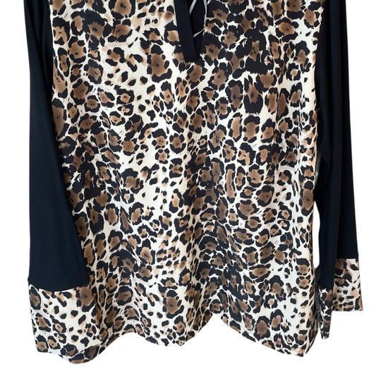 Maglia Donna maniche lunghe leopardata in Viscosa. Realizzato con tessuti di prima qualità. Prodotta in Italia. Scopri eleganza e qualità di questo prodotto nella storica maglieria di lusso Bellandi dal 1952, negozio fisico a Viareggio.