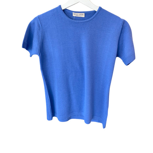 Twin set unito da donna, 100% Lana Made in Italy. Realizzato con tessuti di alta qualità, Scopri eleganza e qualità di questo prodotto nella storica maglieria di lusso Bellandi dal 1952, negozio fisico a Viareggio.