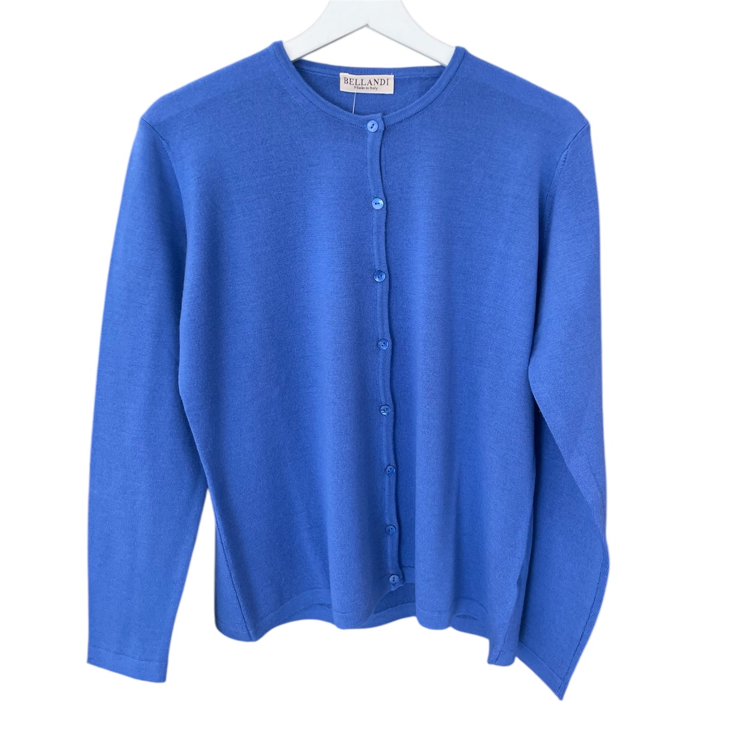 Twin set unito da donna, 100% Lana Made in Italy. Realizzato con tessuti di alta qualità, Scopri eleganza e qualità di questo prodotto nella storica maglieria di lusso Bellandi dal 1952, negozio fisico a Viareggio.