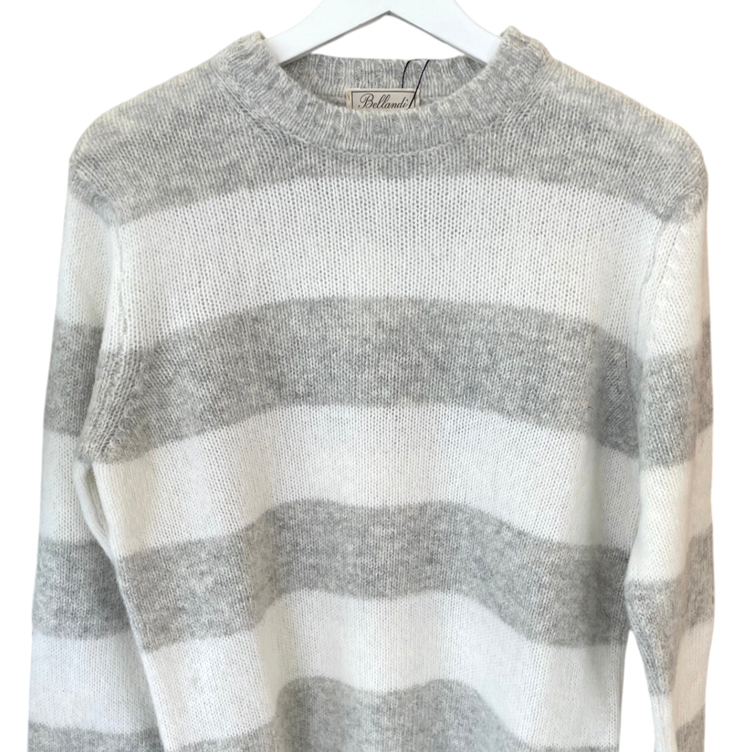 Maglia di Shetland da Uomo con righe colorate, Made in Italy. Realizzato con tessuti di alta qualità, Scopri eleganza e qualità di questo prodotto nella storica maglieria di lusso Bellandi dal 1952, negozio fisico a Viareggio.