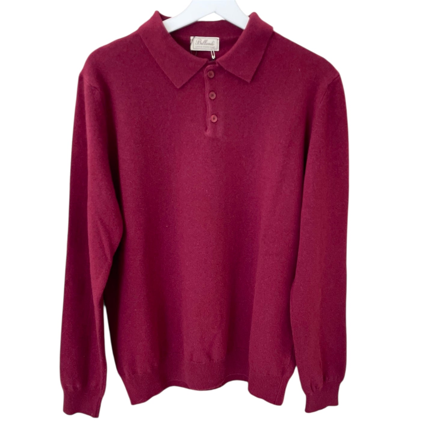 Polo Uomo a maniche lunghe con 3 bottoni. Realizzato con 90% Lana - 10% Cashmere, Made in Italy. Realizzato con tessuti di alta qualità, Scopri eleganza e qualità di questo prodotto nella storica maglieria di lusso Bellandi dal 1952, negozio fisico a Viareggio.