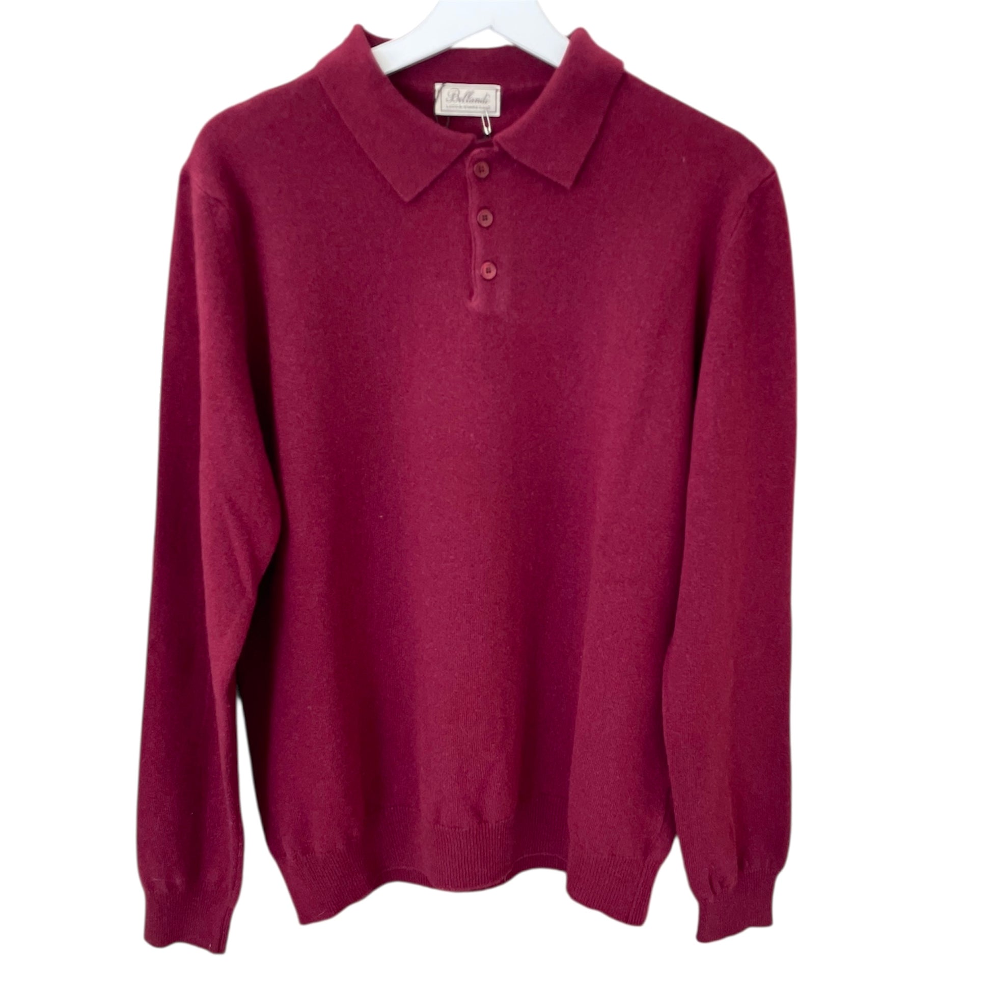 Polo Uomo a maniche lunghe con 3 bottoni. Realizzato con 90% Lana - 10% Cashmere, Made in Italy. Realizzato con tessuti di alta qualità, Scopri eleganza e qualità di questo prodotto nella storica maglieria di lusso Bellandi dal 1952, negozio fisico a Viareggio.