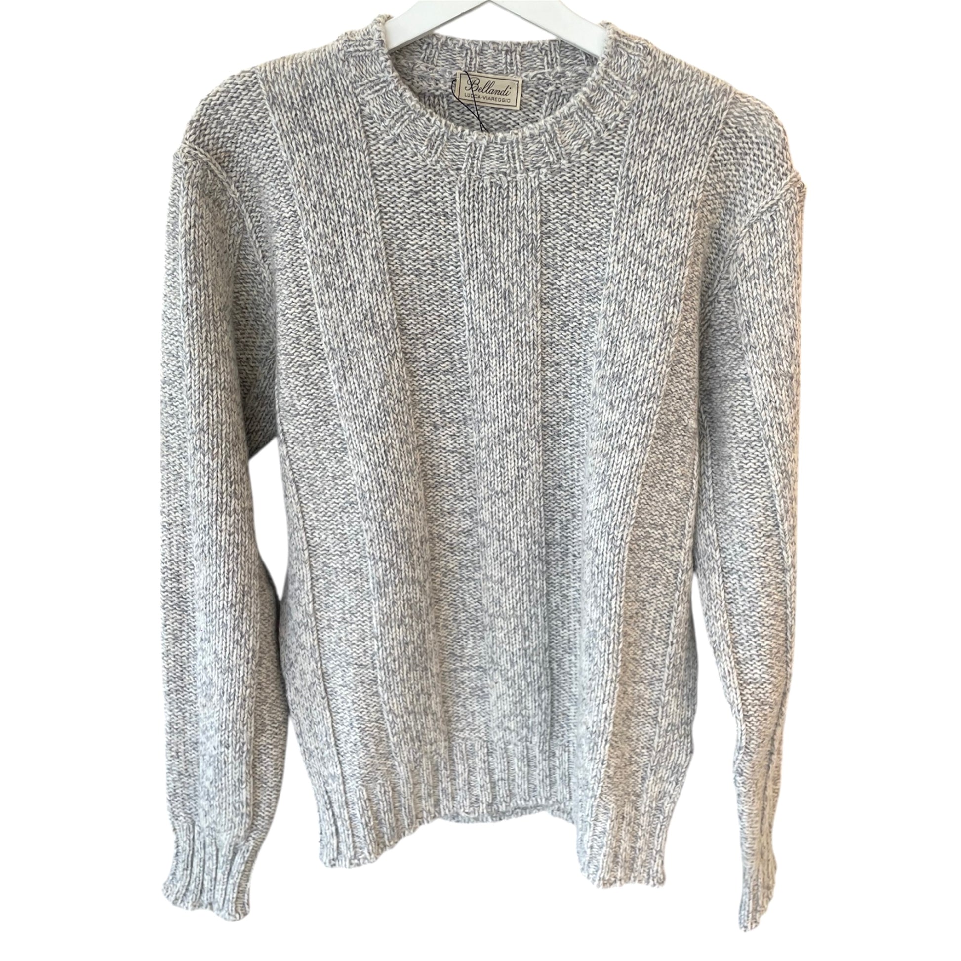 Maglia paricollo da Uomo a coste e melangiata. Composizione 100% Lana, Made in Italy. Realizzato con tessuti di alta qualità, Scopri eleganza e qualità di questo prodotto nella storica maglieria di lusso Bellandi dal 1952, negozio fisico a Viareggio.